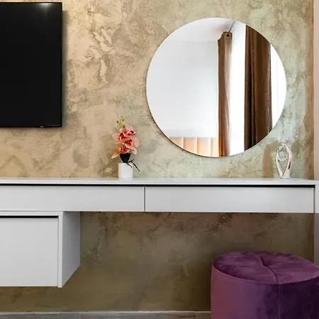 Gold House شقة Năvodari