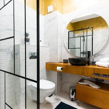 Gold House Năvodari