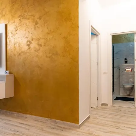 Gold House * Năvodari