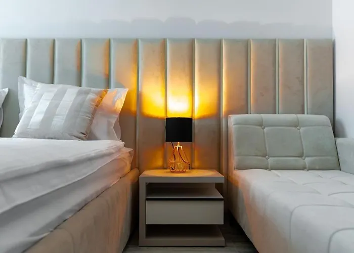 Gold House * 那沃达利