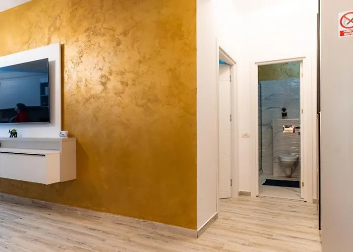 Gold House * 那沃达利